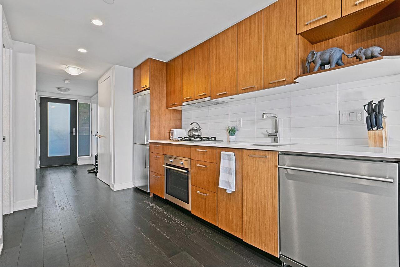 Stunning 1 Bed In Yaletown Panoramic Views Apartamento Vancouver